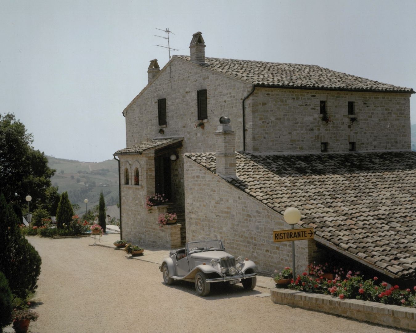 La-storia-de-La-Ginestra-Hotel-1